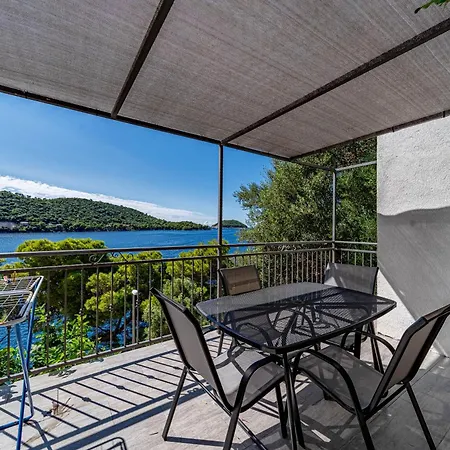 Apartment By The Sea Ubli, Lastovo - 8344